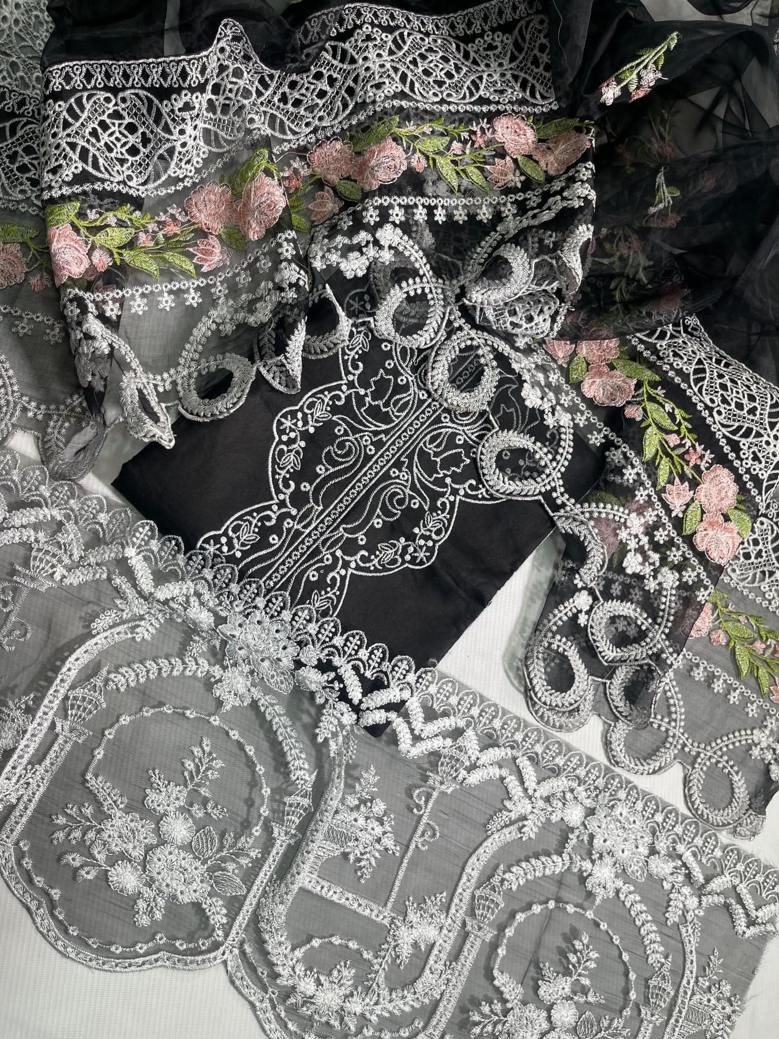 Branded Kahf Heavy Embroidered 3 PC - Memon Clothes